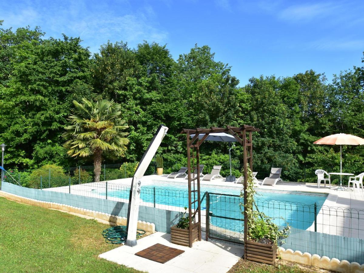 Cosy Holiday Home In Lantheuil With Garden Villefranche-du-Périgord Εξωτερικό φωτογραφία